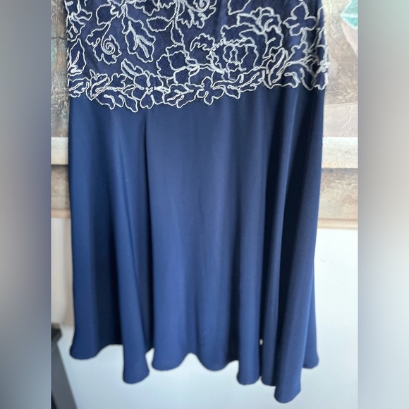 Tadashi Shoji Fit & Flare Cocktail “SOKOTO” DRESS outlined embroidered Peonies - Picture 8 of 13